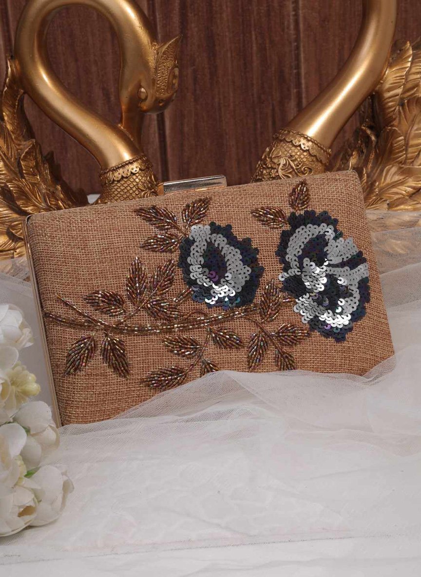 Square shape clutches